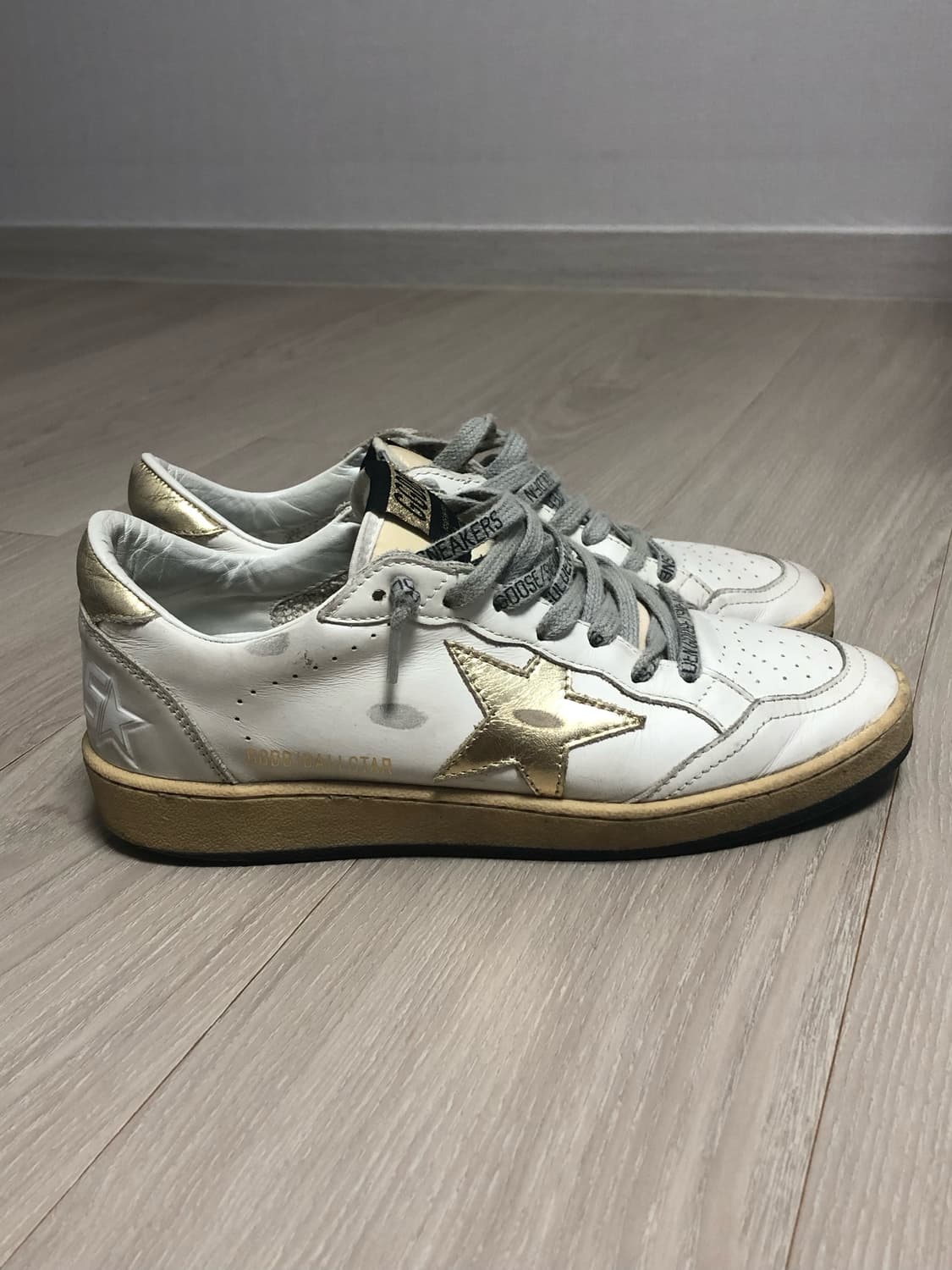 골든구스 볼스타 스니커즈 골드 (37사이즈) 상품이미지3
