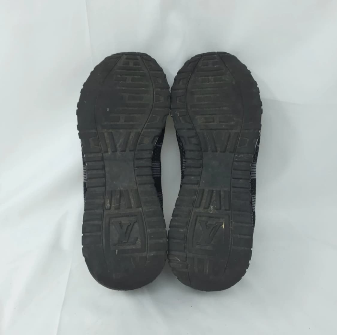 루이비통 남성 스니커즈 블랙/회색 43사이즈 상품이미지6