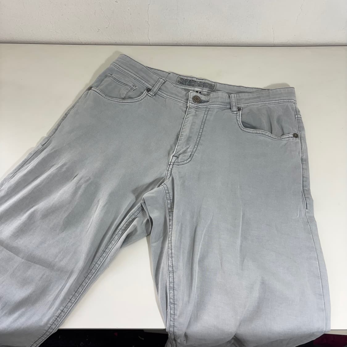 M 30 헤지스데님 레귤러핏 라이트그레이 피그먼트 데님팬츠 상품이미지1