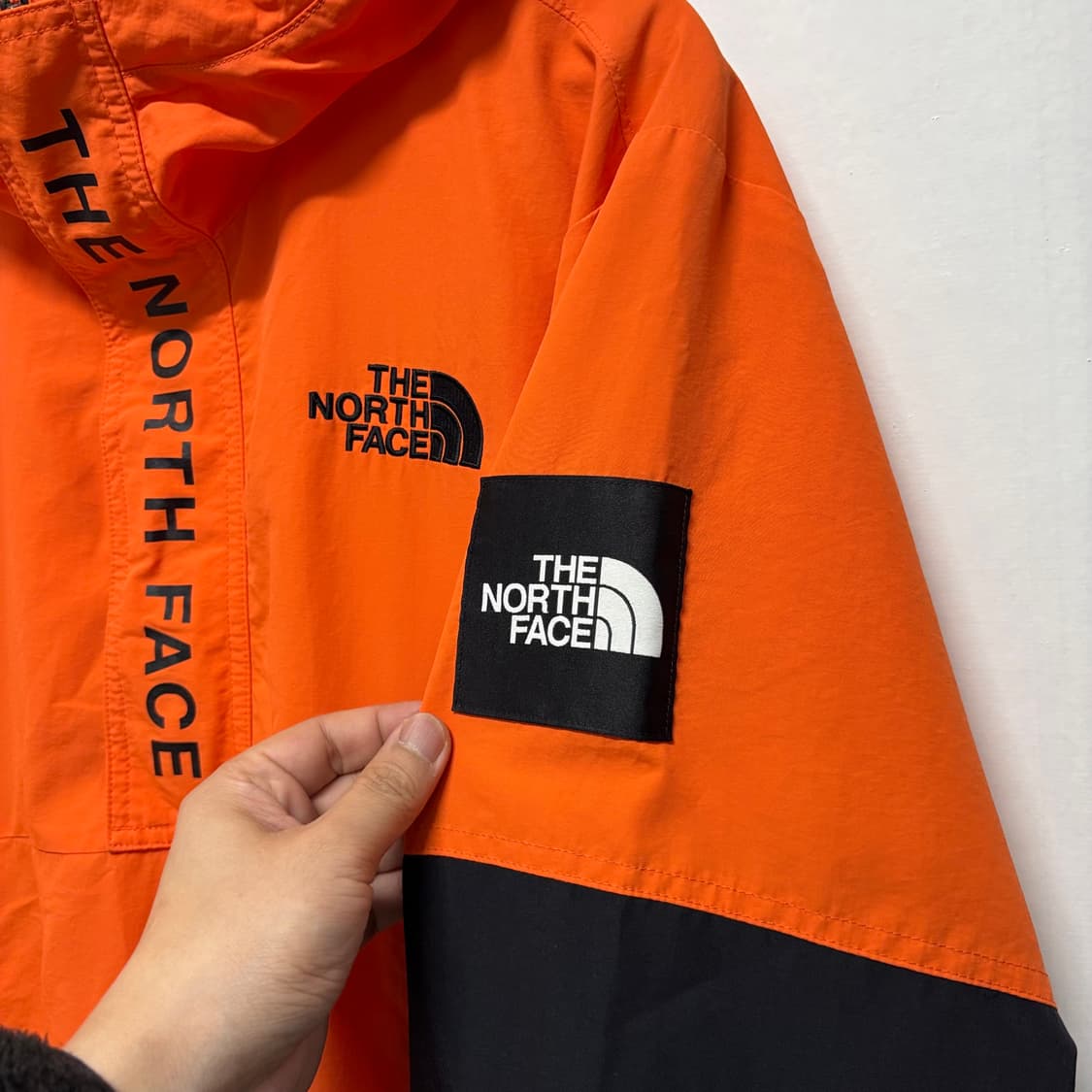 노스페이스 오렌지 후디 아노락 상품이미지3