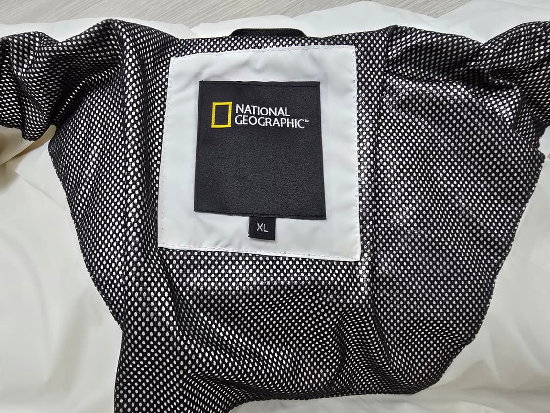 새상품)내셔널지오그래픽 패딩 화이트색상(XL사이즈)팝니다 상품이미지7