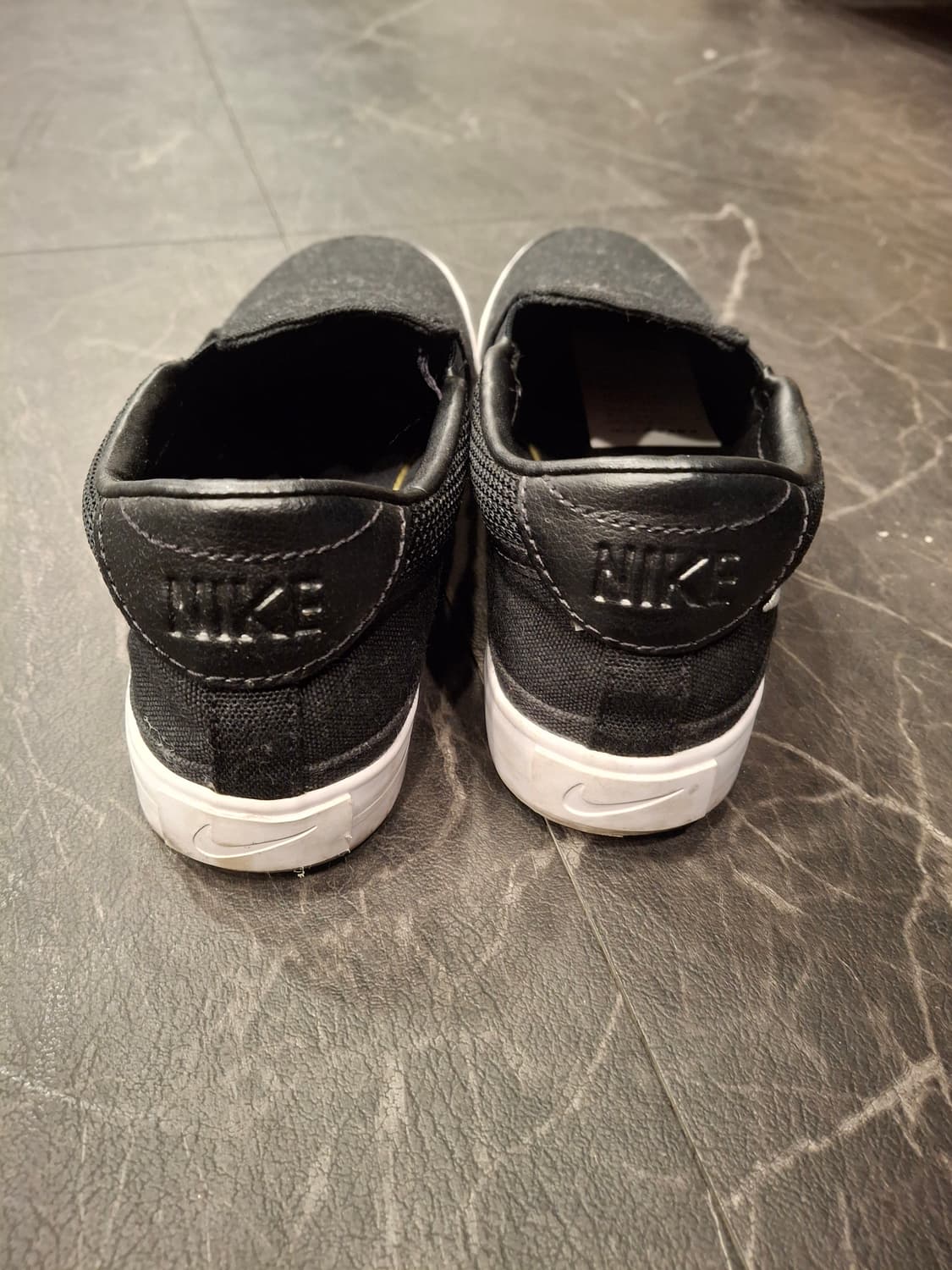 (마지막특가) 나이키 슬립온 블랙 235 상품이미지2