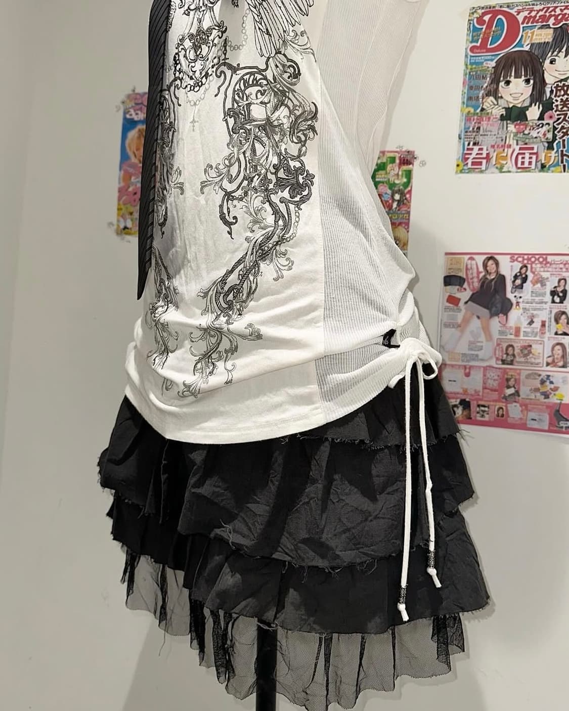 Ozz On Gray printed shirring detail top 상품이미지3