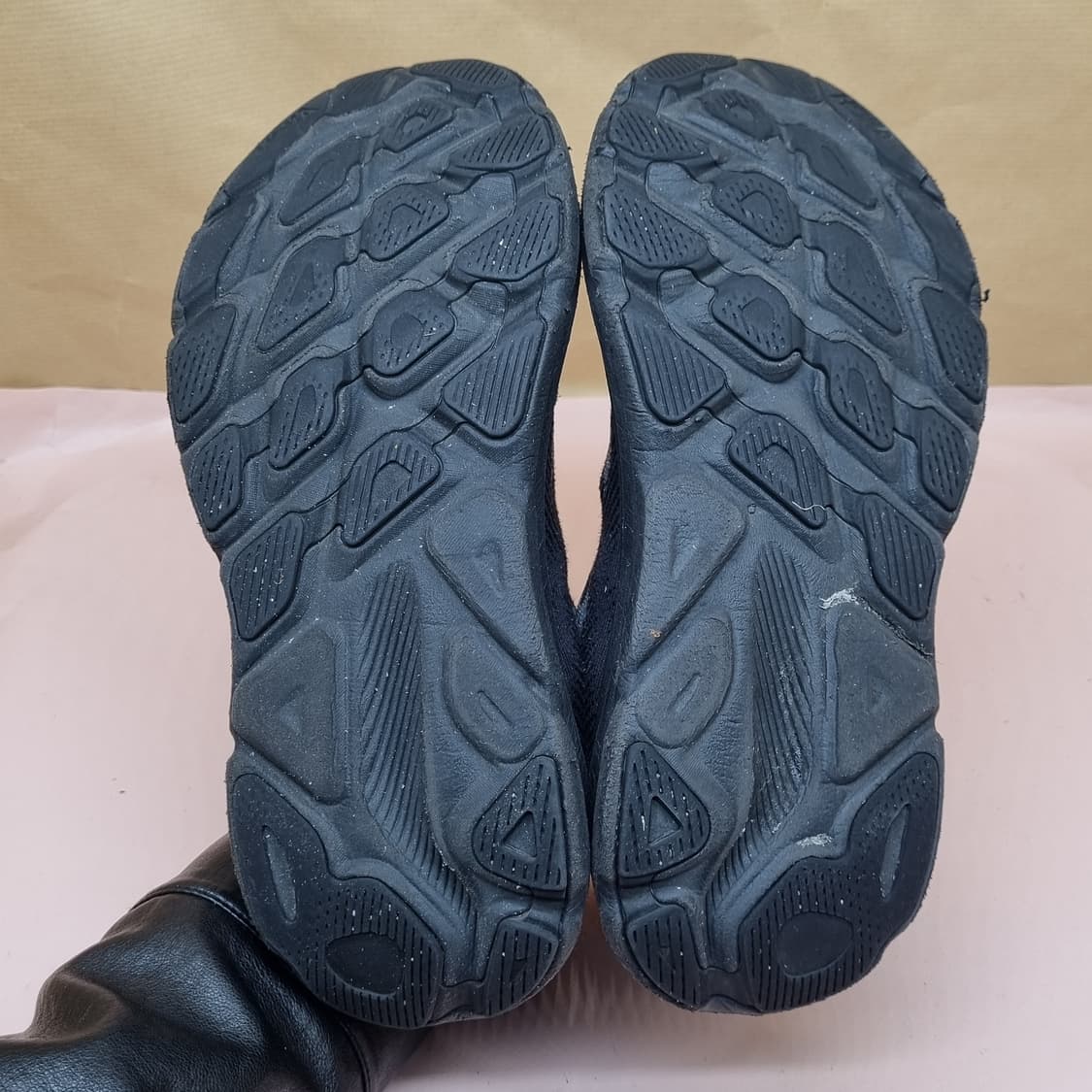 호카 클리프톤9 남성운동화270  상품이미지3