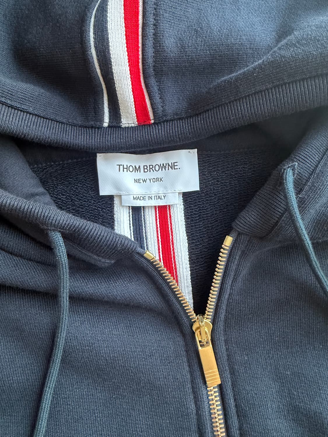 톰브라운 백삼선 후드집업 네이비 size 3 시착1회 상품이미지3
