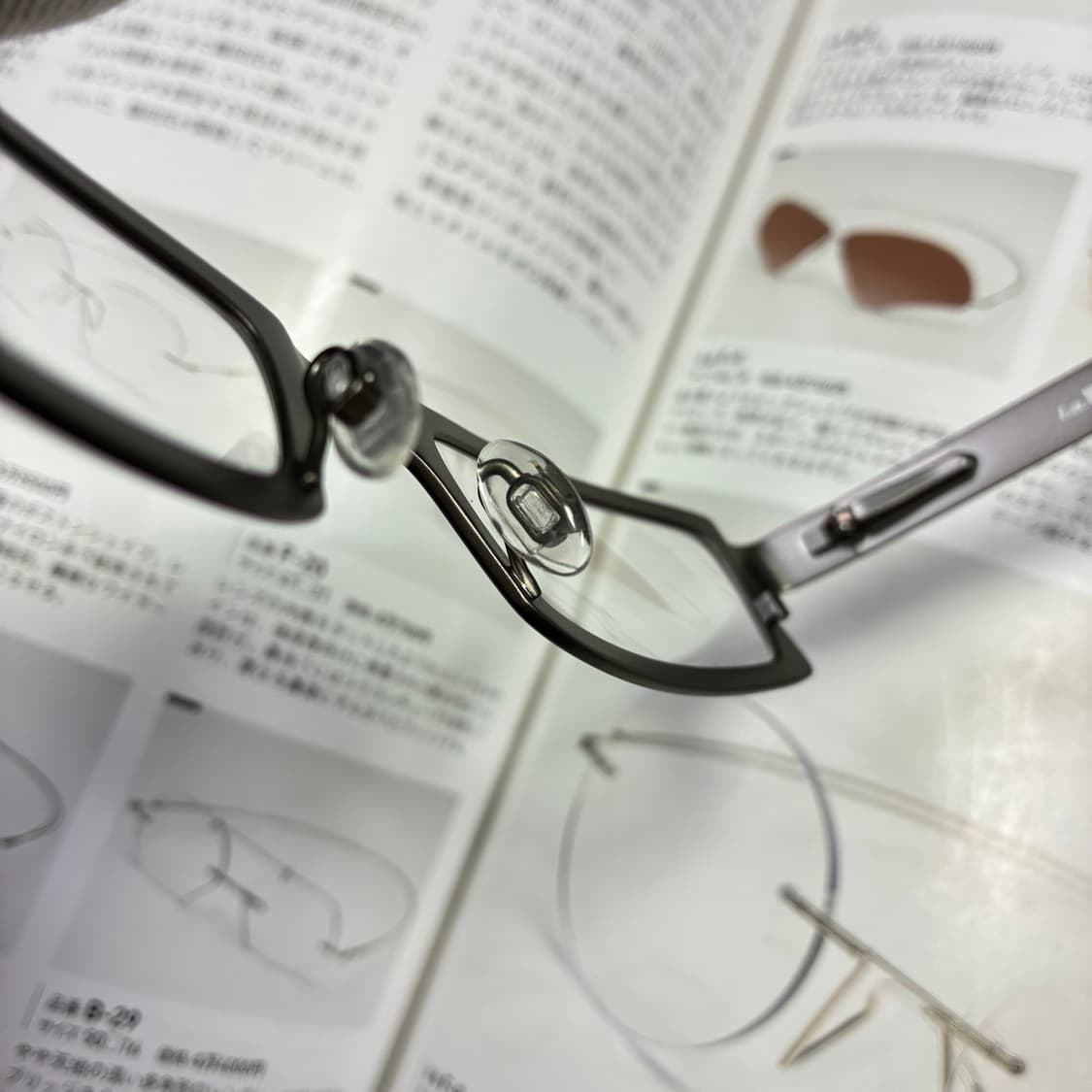 l.a. EYEWORKS 엘에이 아이웍스 티타늄 실버 안경 상품이미지9