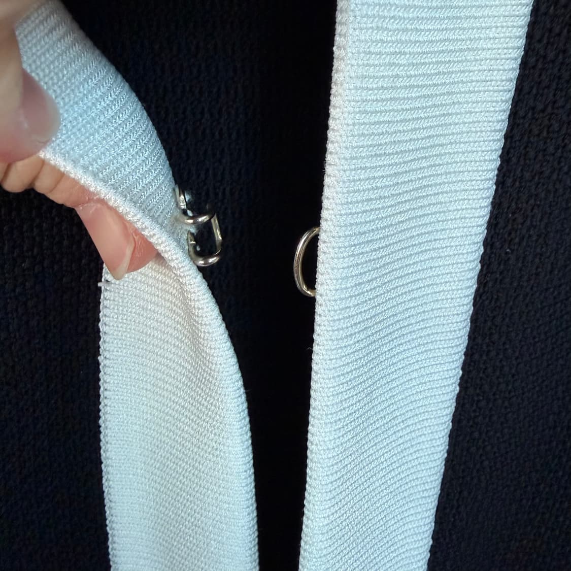 명품 카롤리나에레나 블랙 화이트 가디건 상품이미지4