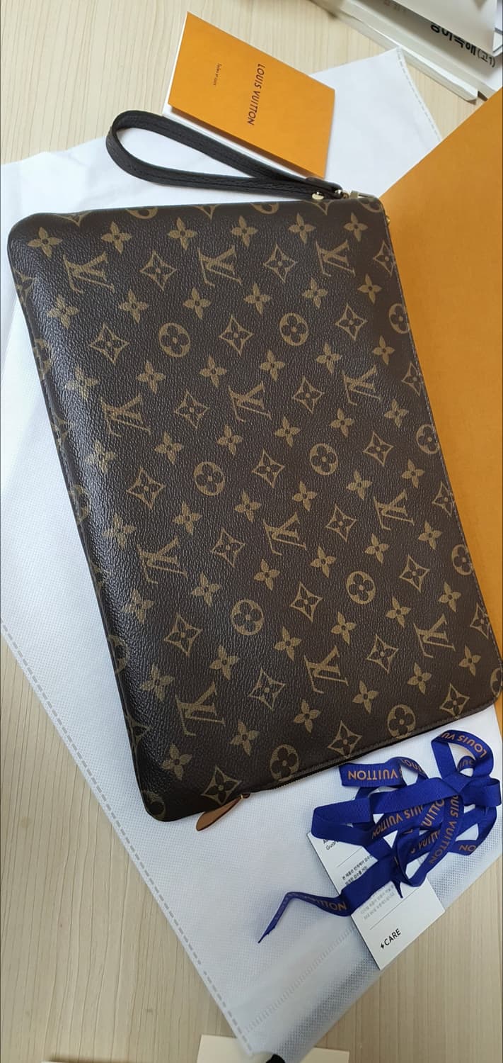 루이비통 에튀보야주MM 클러치/클러치백 새상품급 정품(감정서O) 상품이미지3