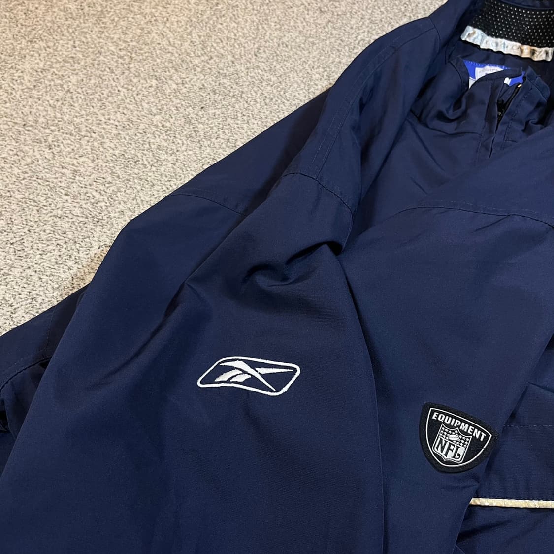 리복 x NFL 올드스쿨 패트리어츠 바람막이 웜업 상품이미지3