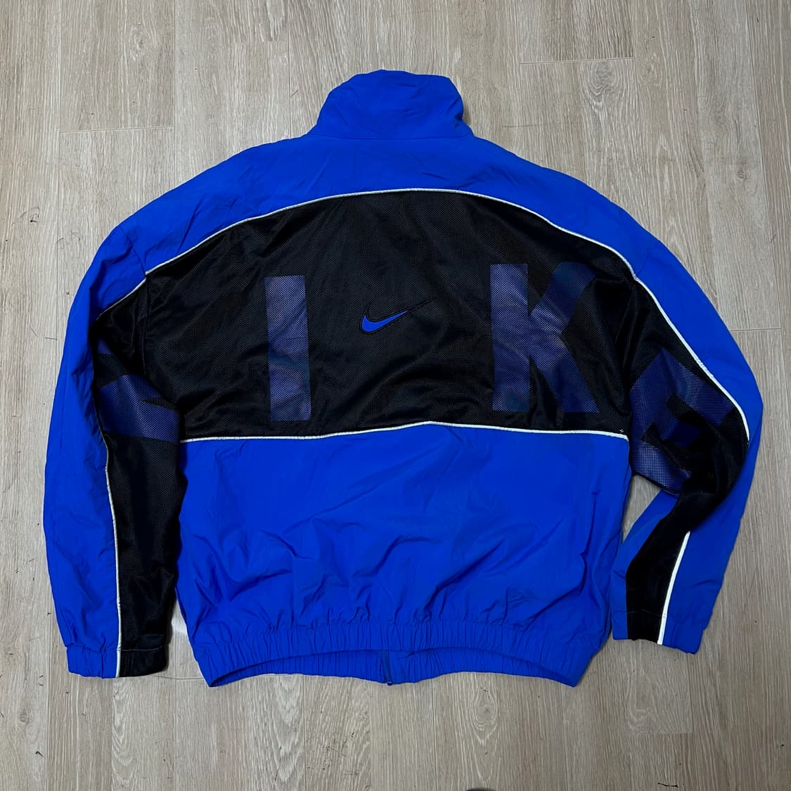 나이키 올드스쿨 빅로고 매쉬 바람막이 자켓 XL/105  상품이미지5