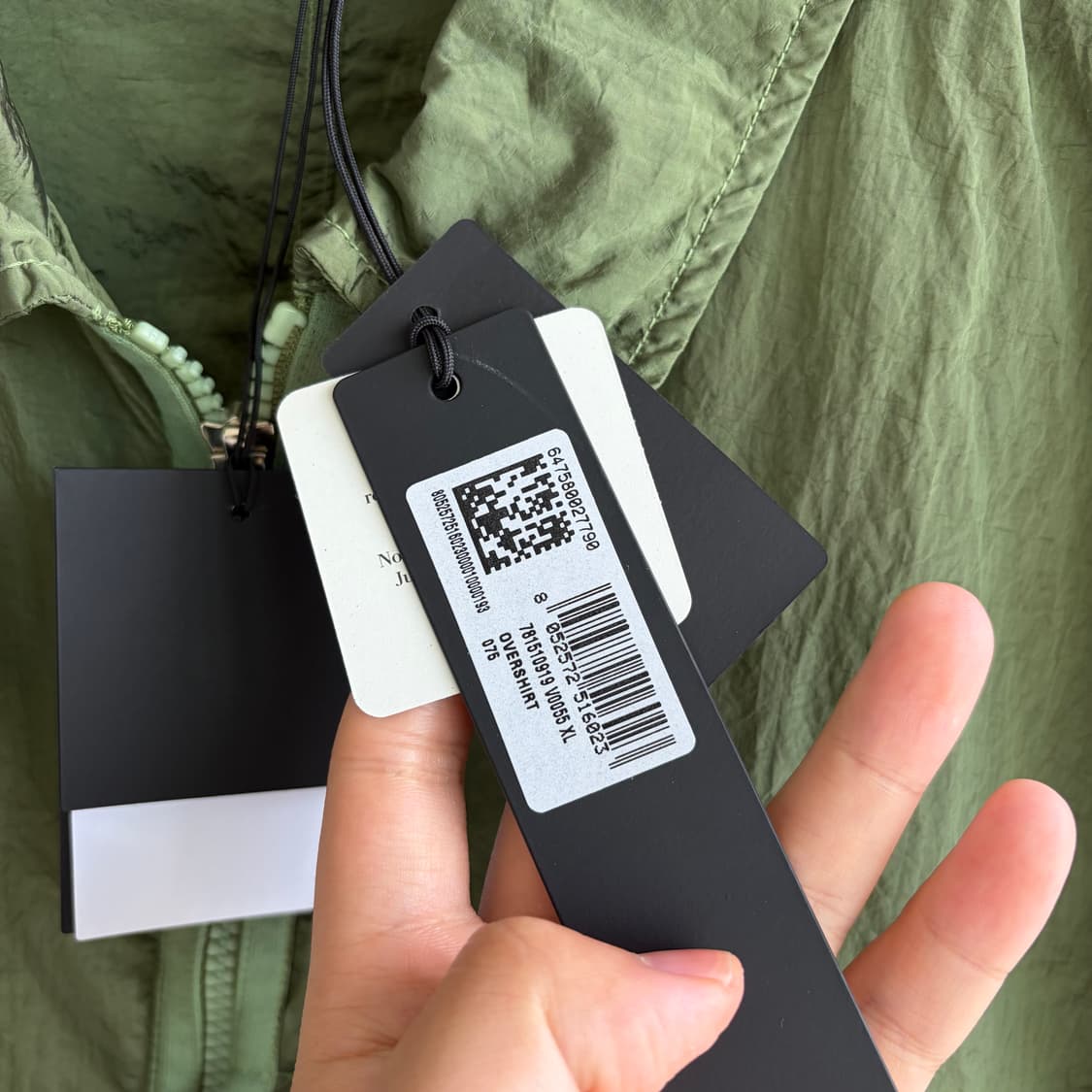 새상품(XL)스톤아일랜드 와펜 나일론 메탈 에코닐 오버셔츠 그린 상품이미지4