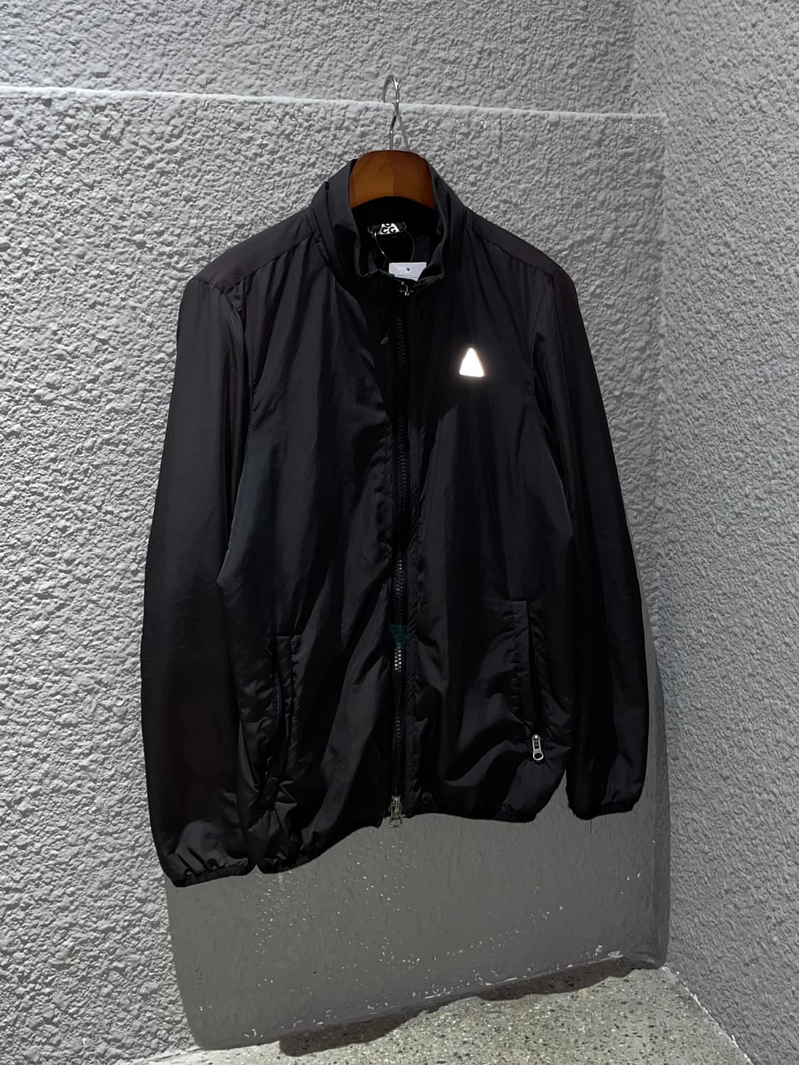 Nike ACG 로고 바람막이 상품이미지1