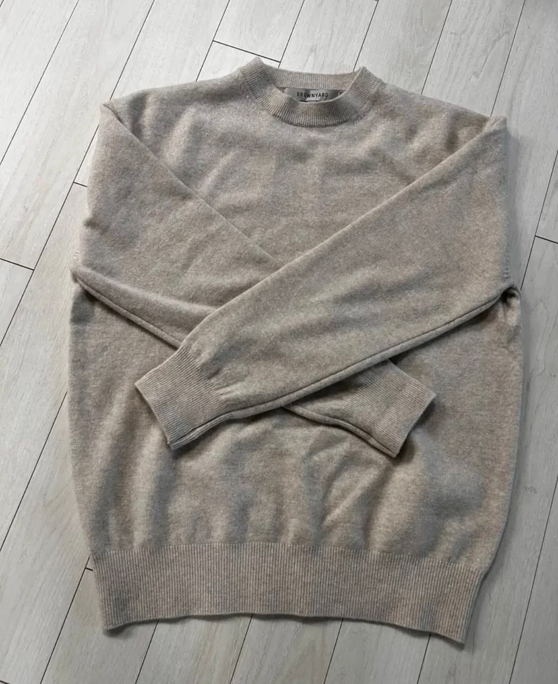 브라운야드 라운드넥 니트 에크루 3사이즈 상품이미지1