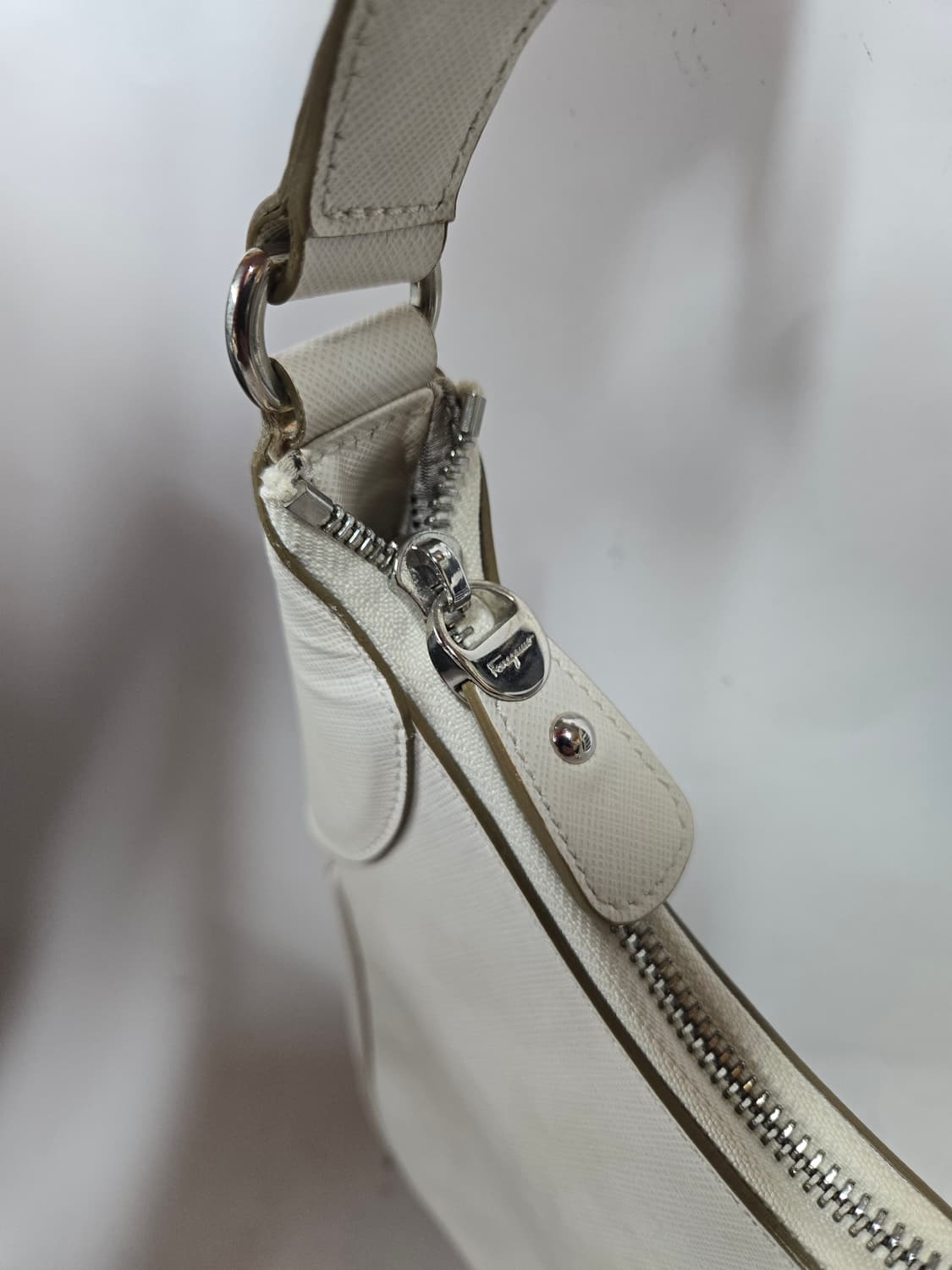 살바토레  페라가모 간치니 호보 숄더백 감정서포함 상품이미지10