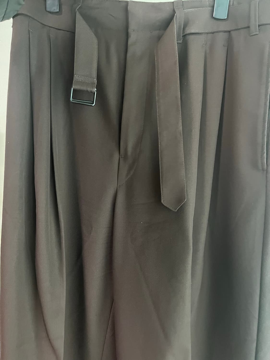 [M] 19FW 르메르 벨티드 울 슬랙스 다크브라운 상품이미지5