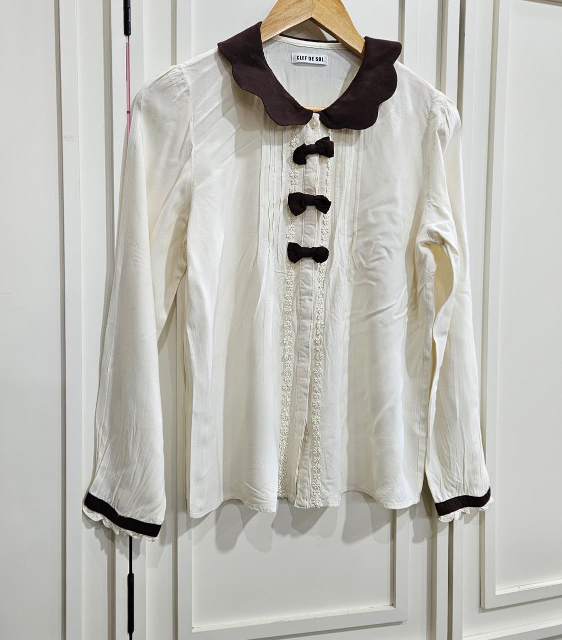 클레드솔 초코카라 리본 블라우스 상품이미지2