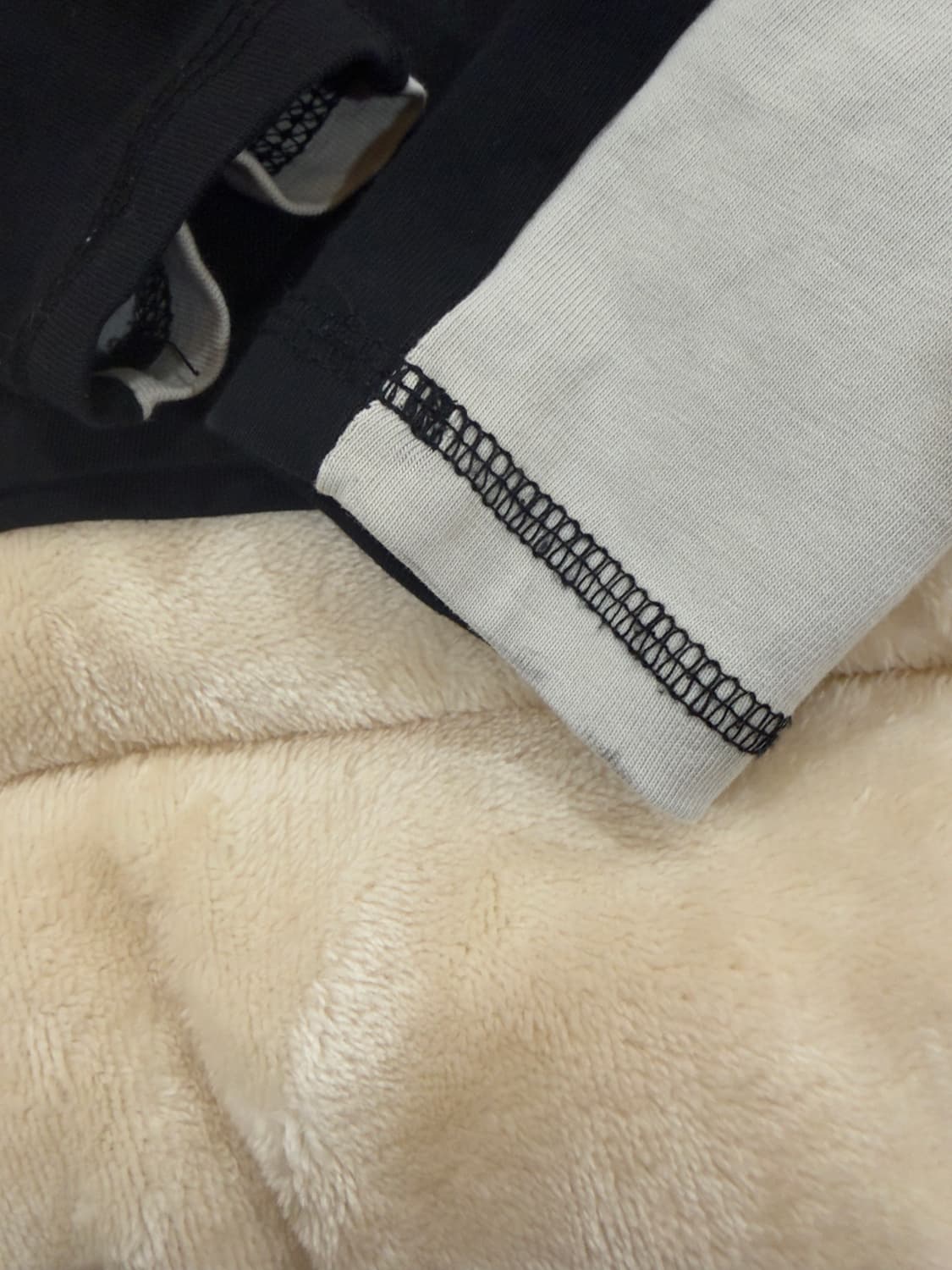 세릭 컨투어 로고 탑 롱슬리브 블랙 상품이미지4