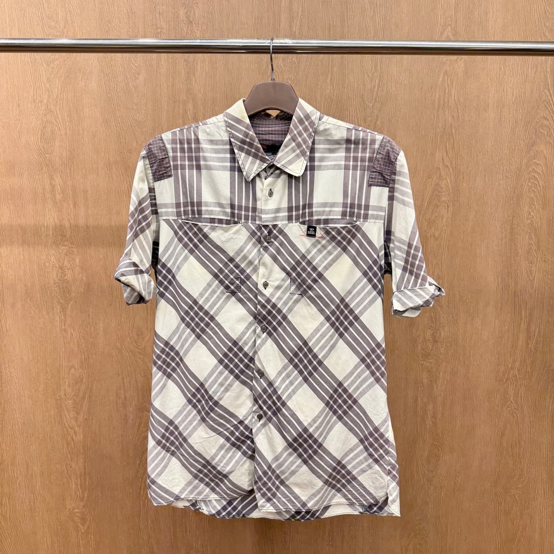 디젤 체크 패턴 반팔 셔츠 웨스턴 요크 포켓 디테일 베이지 상품이미지2