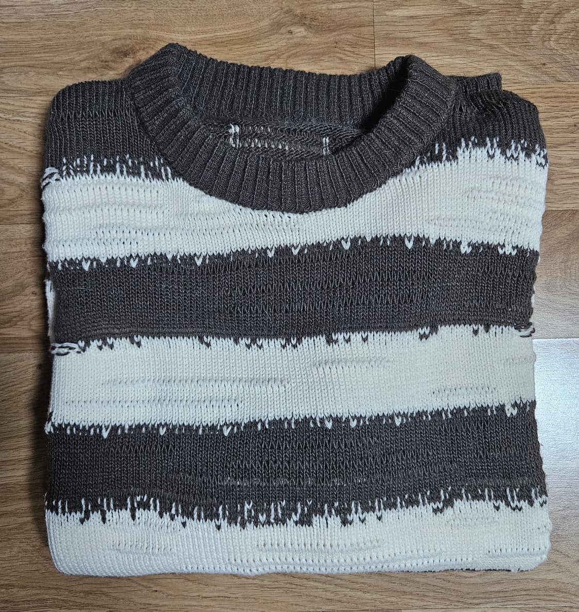 마뗑킴 스트라이프 패턴 니트 스웨터 상품이미지4