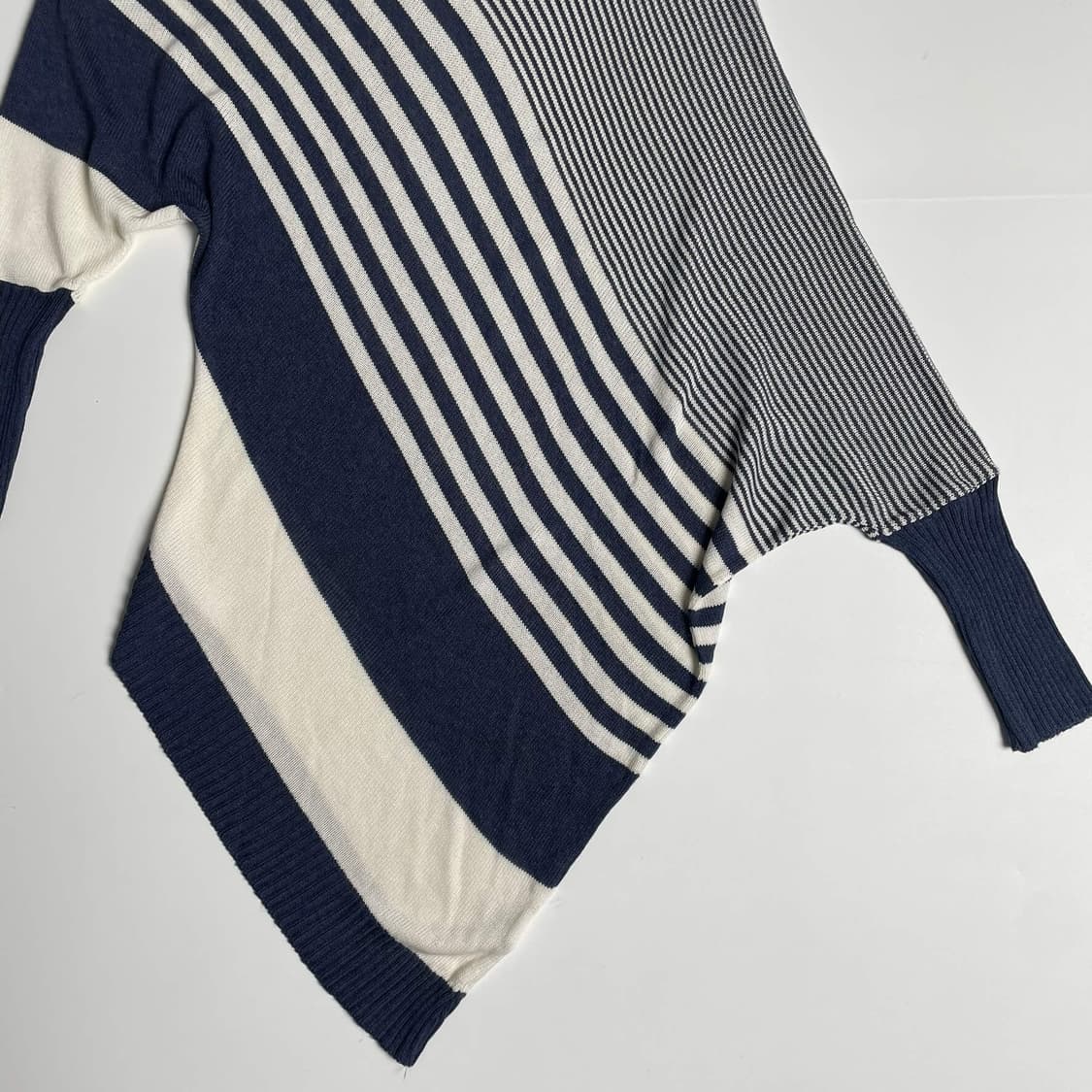 Cocogio 언밸런스 스트라이프 롱니트 (italy)   상품이미지3