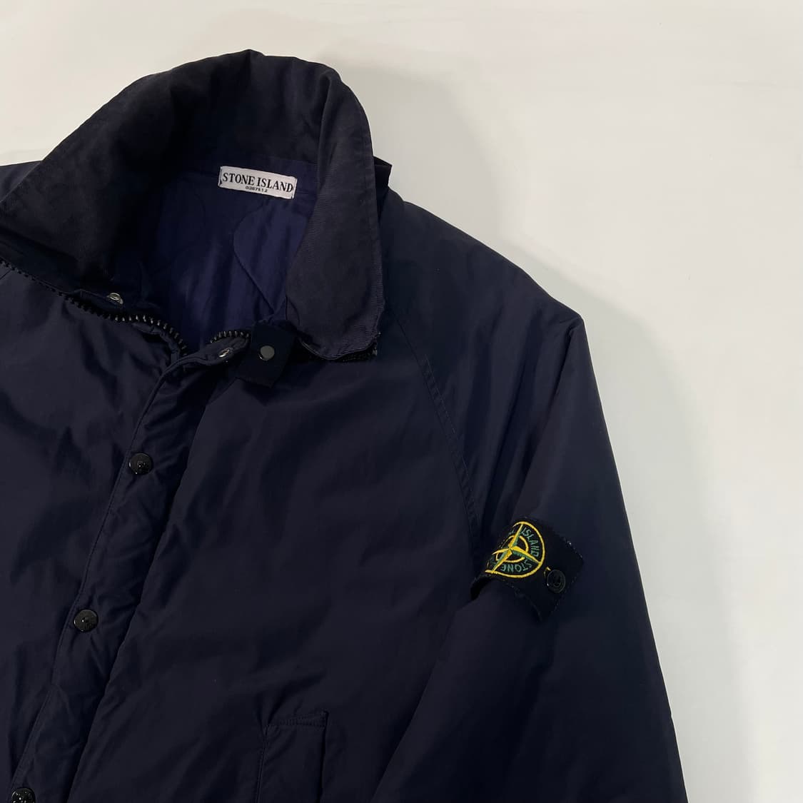 스톤아일랜드 네이비 나일론 바람막이 점퍼 (on.64)    상품이미지3