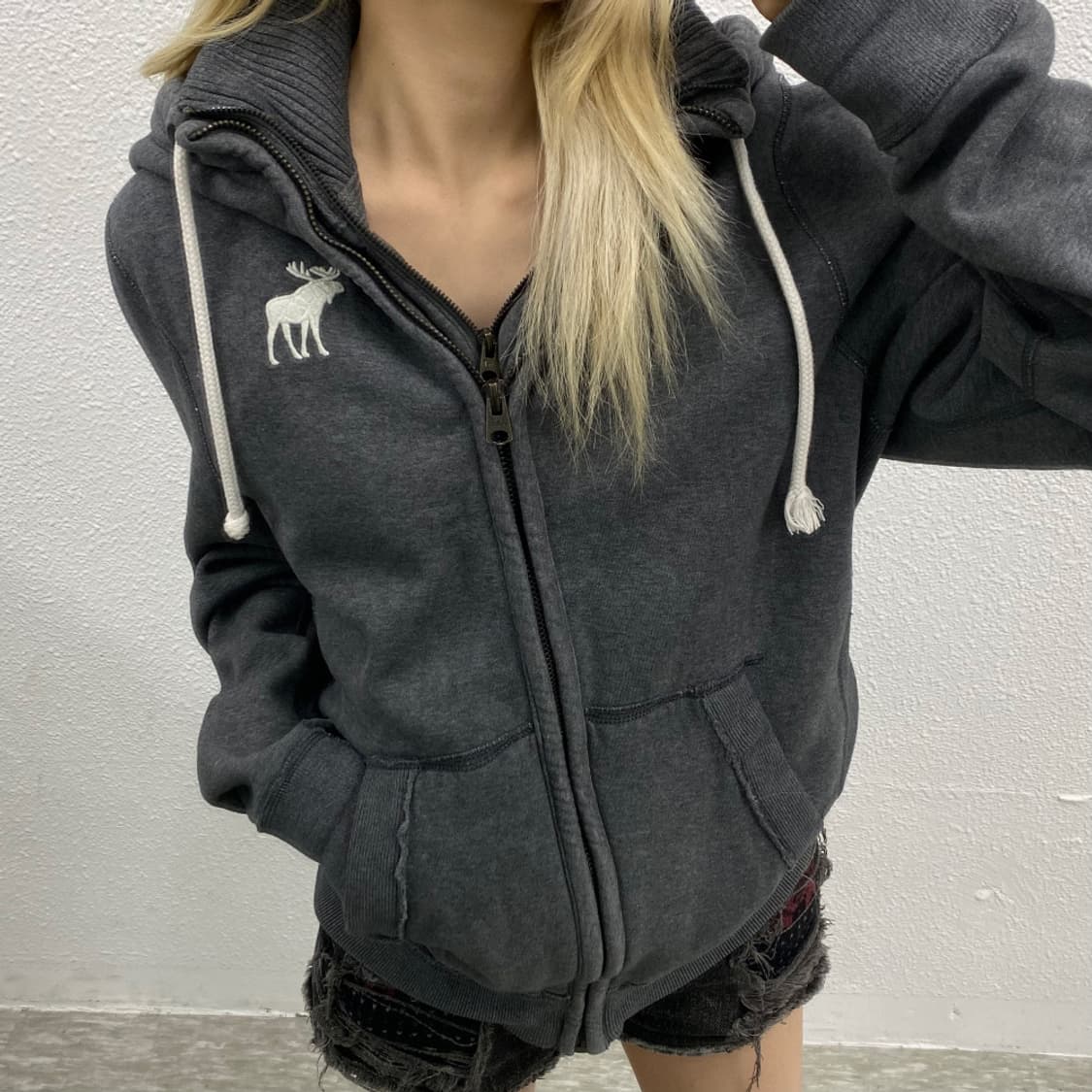 아베크롬비 순록로고 차콜 후드집업 XL 상품이미지2