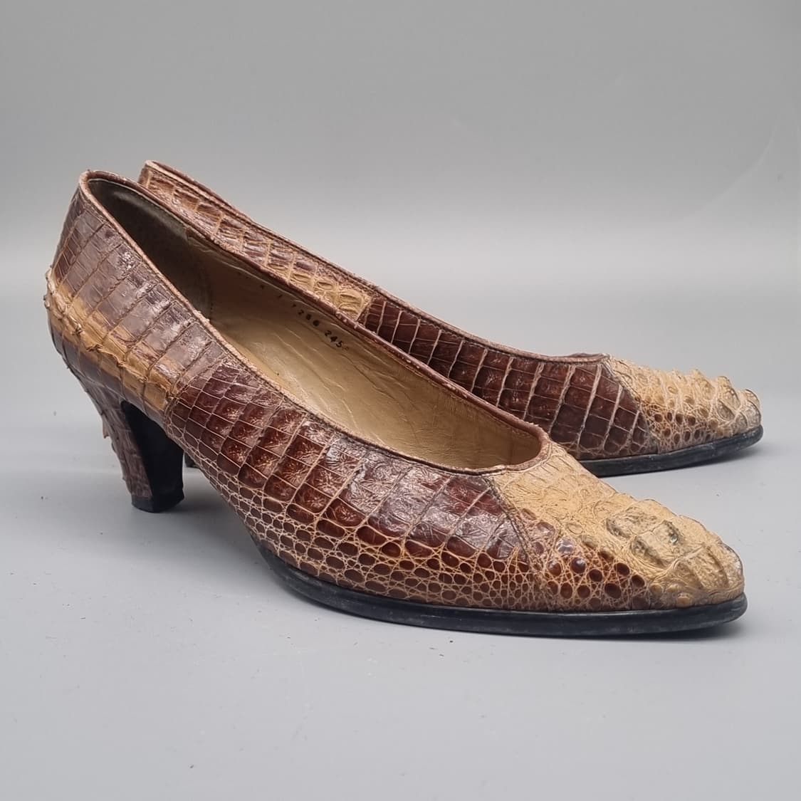 셈프레 악어가죽 여성구두 245 굽7 상품이미지1