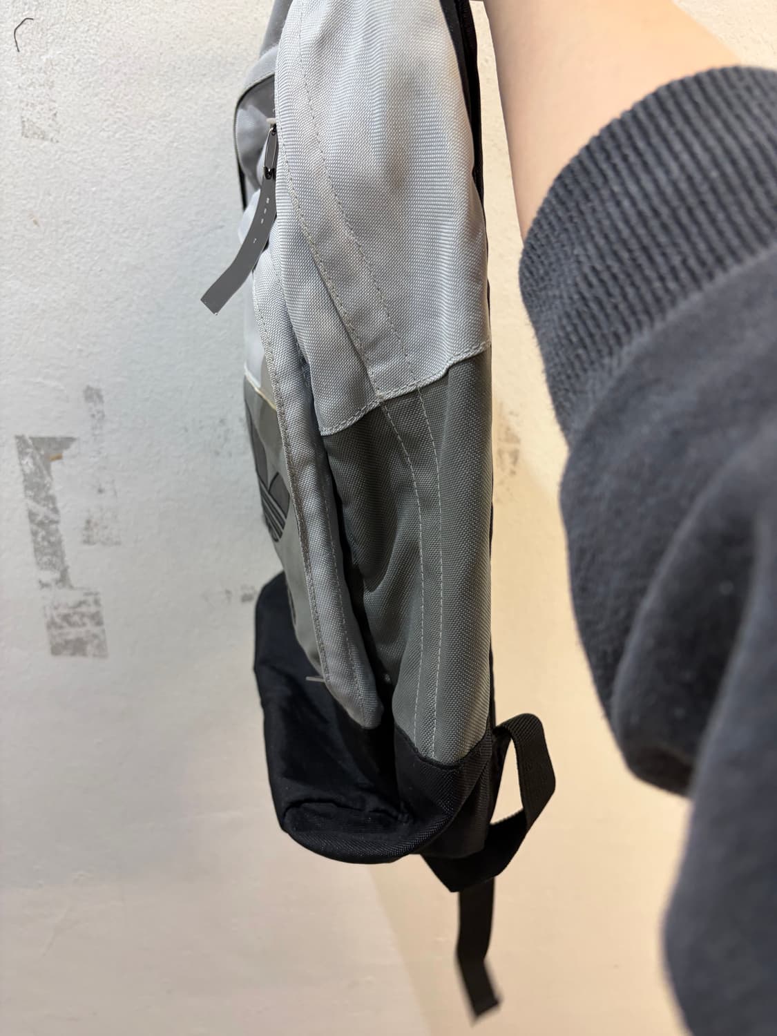 Adidas Originals Grey Logo Backpack 상품이미지5