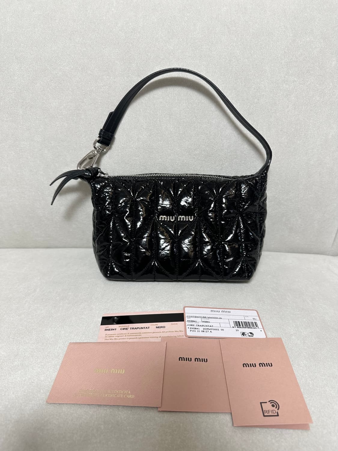 [SA 정품] 미우미우 마테라쎄 스피릿 호보백 상품이미지3