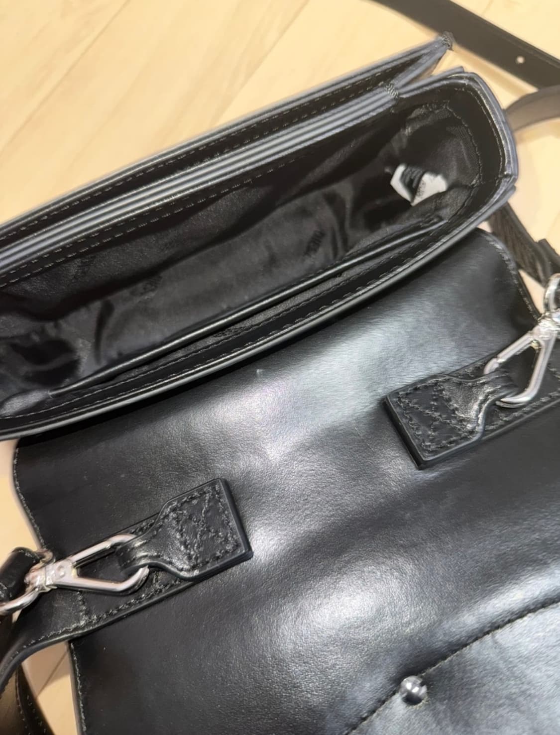 디젤 1DR 숄더백 인 나파 레더 블랙 상품이미지2