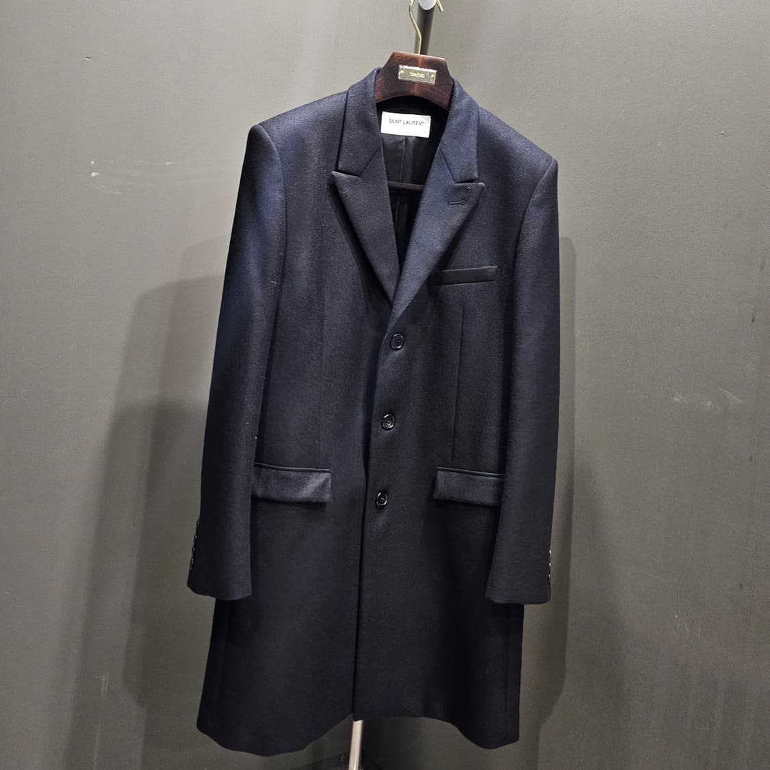 생로랑 울 & 캐시미어 혼방 체스터 필드 싱글 코트 상품이미지1