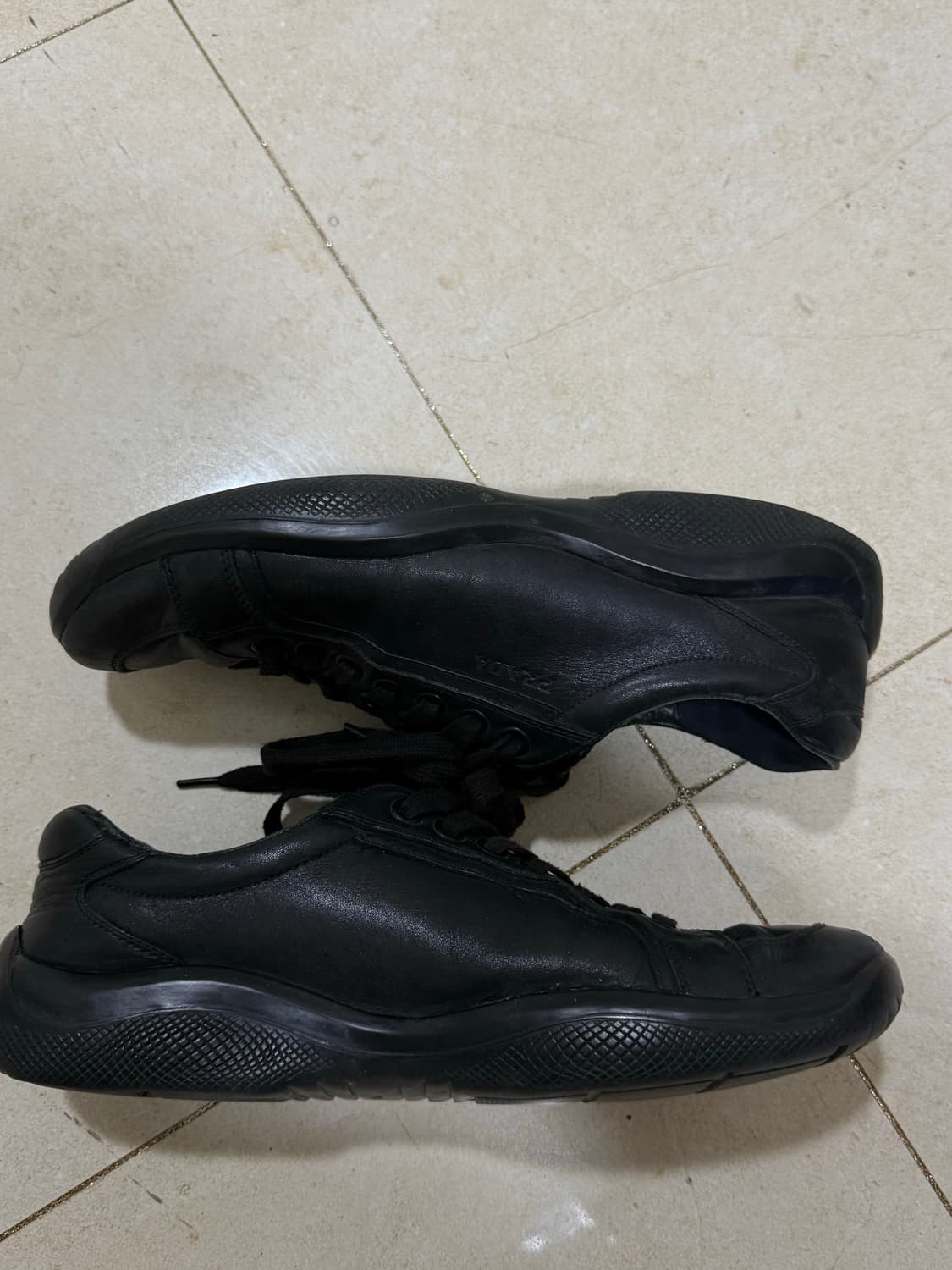 [275] 프라다 스포츠 로고 블랙 레더 스니커즈 상품이미지1