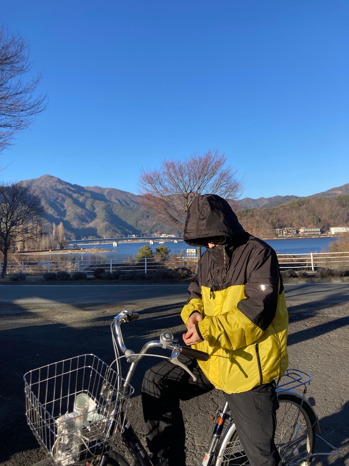 프라다 바람막이 상품이미지1