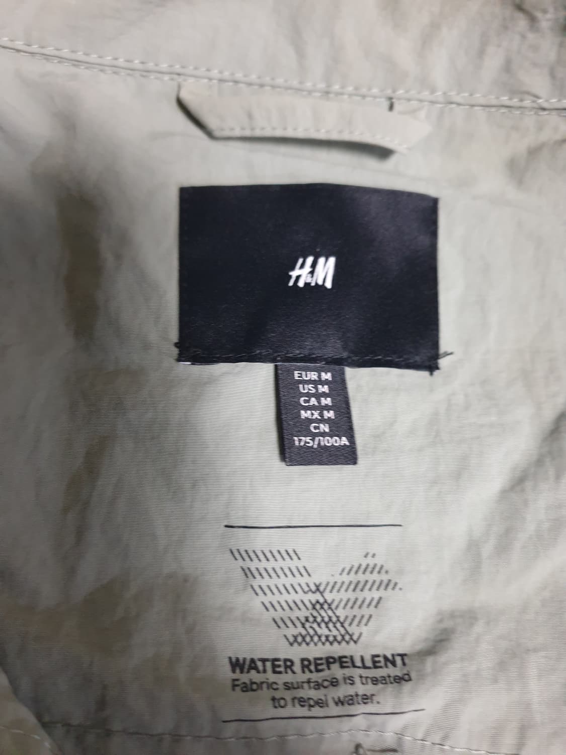 H&M 나일론 하프집업 하이넥 카라 아노락 연카키 (M) 상품이미지4