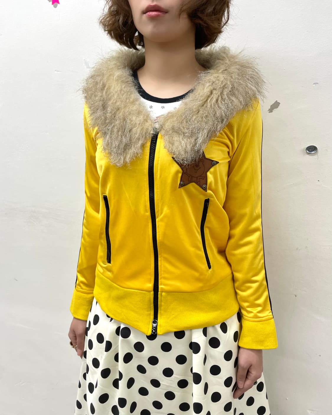 Retro Star Glossy Yellow Fur Track Top 상품이미지4