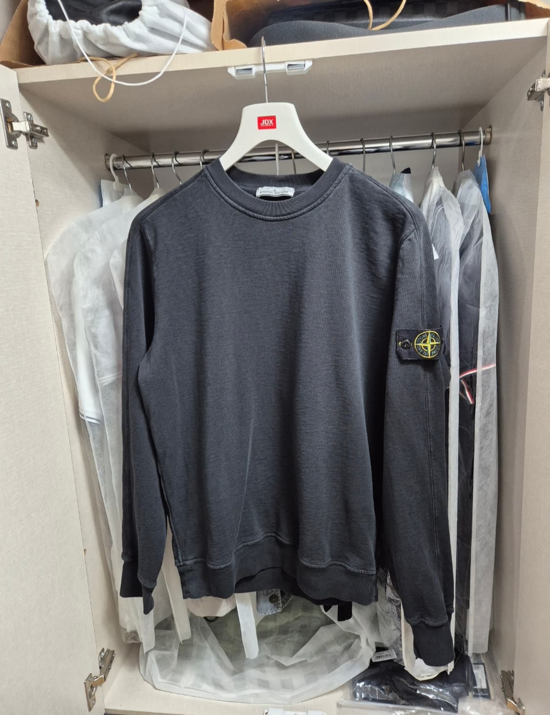 24SS스톤아일랜드 맨투맨 100-L 블랙 상품이미지1