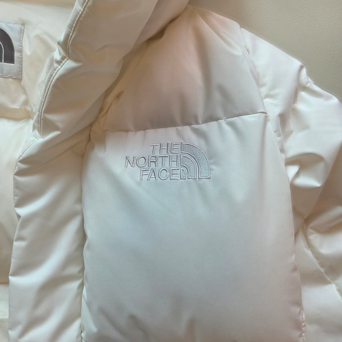 노스페이스화이트라벨 롱패딩 액션 테크 RDS 다운 코트 NC1DQ51K 상품이미지2