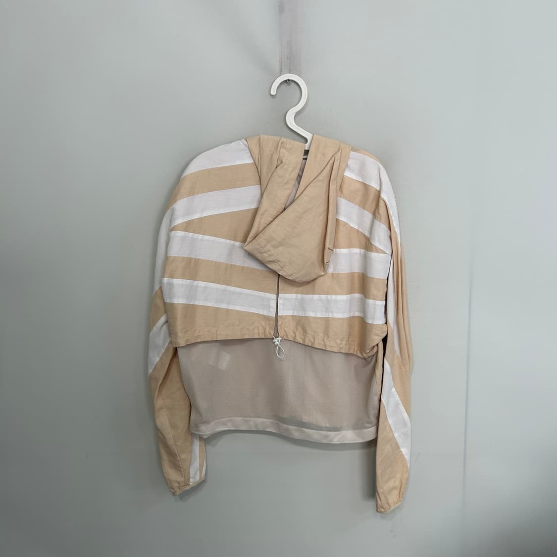 엄브로 여성 매쉬 바람막이 90  상품이미지3