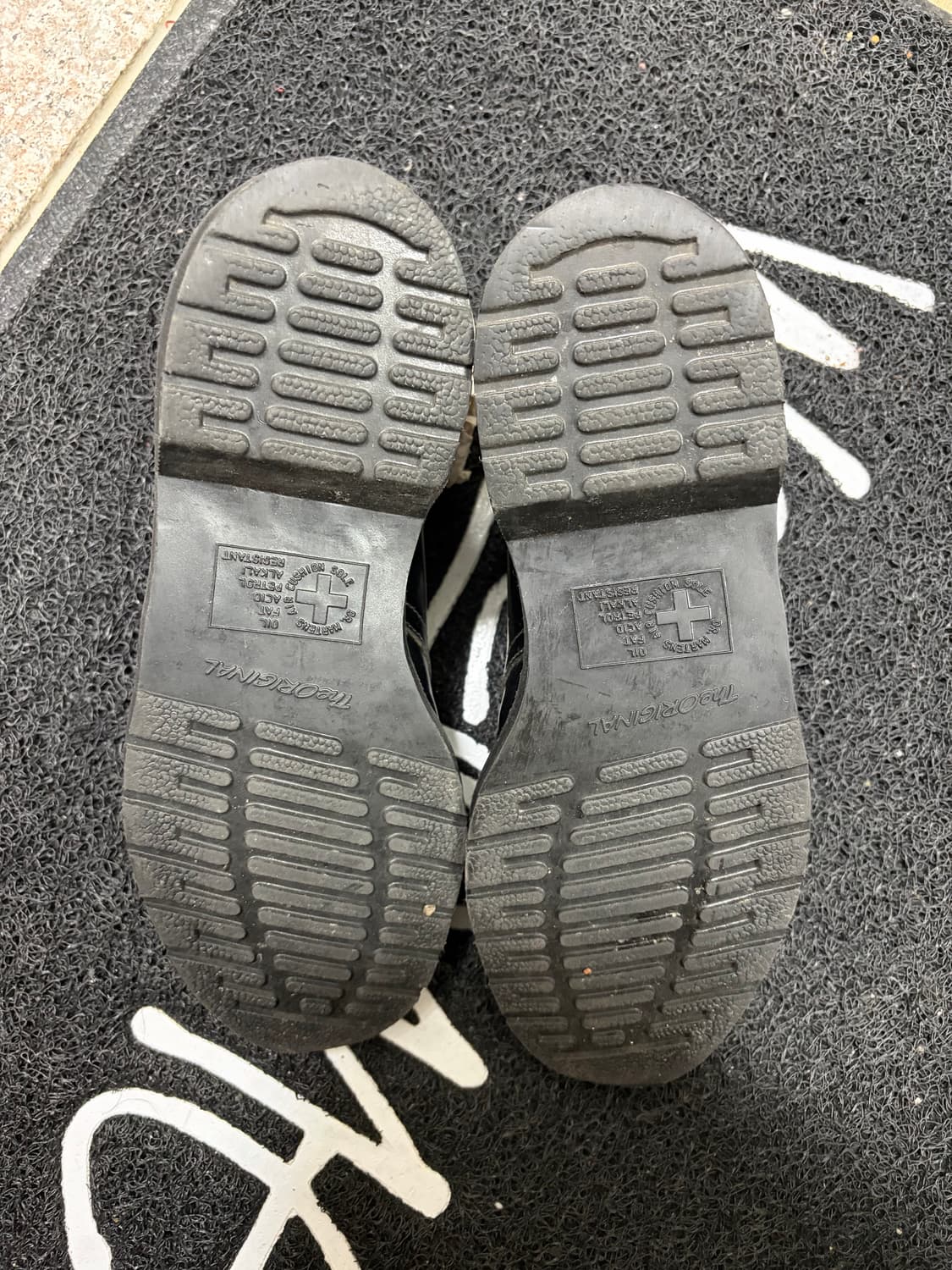 닥터마틴 1461 모노블랙 UK7 상품이미지4