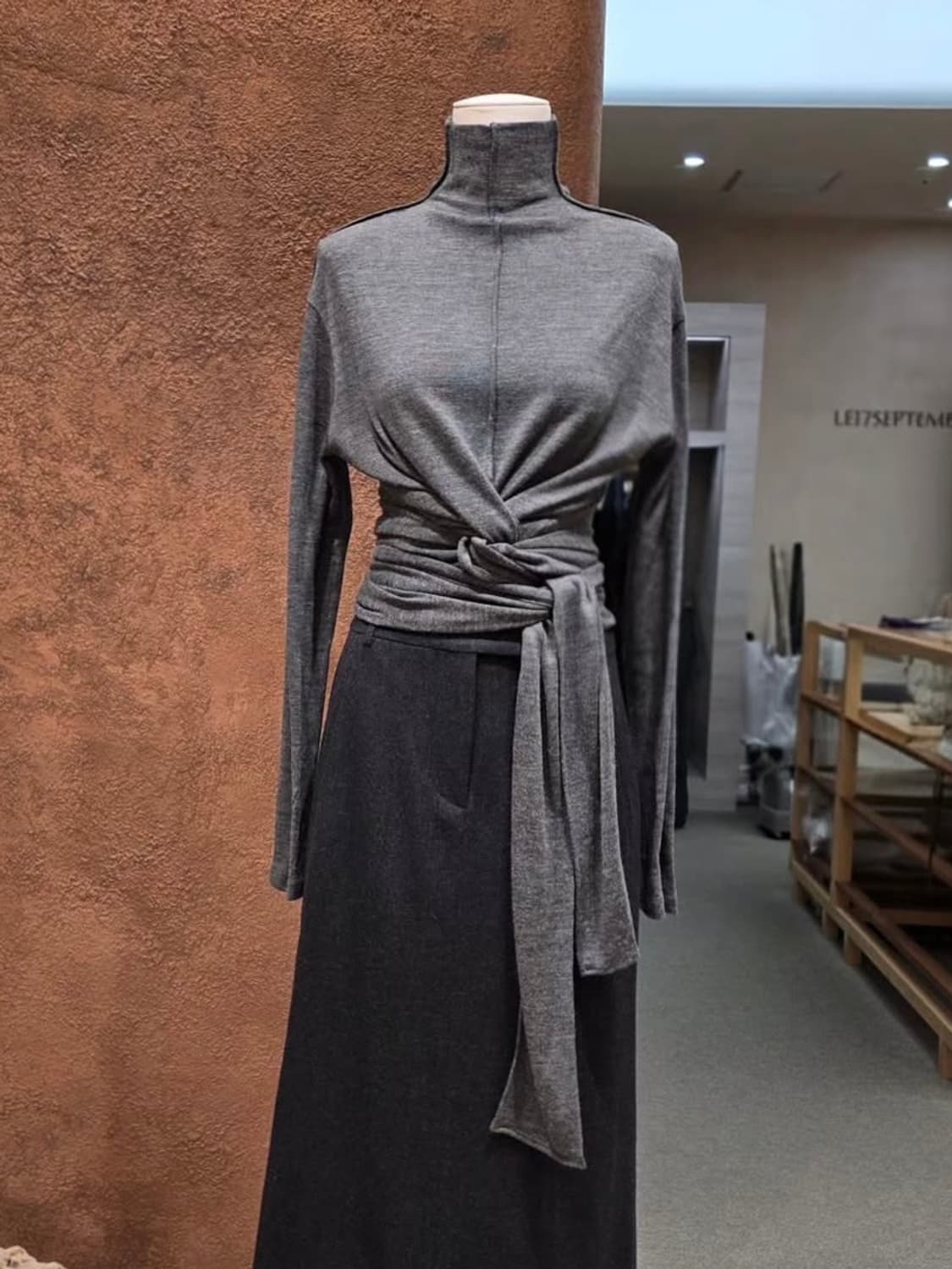 르917 웨이스트 랩 니트탑 챠콜 상품이미지1