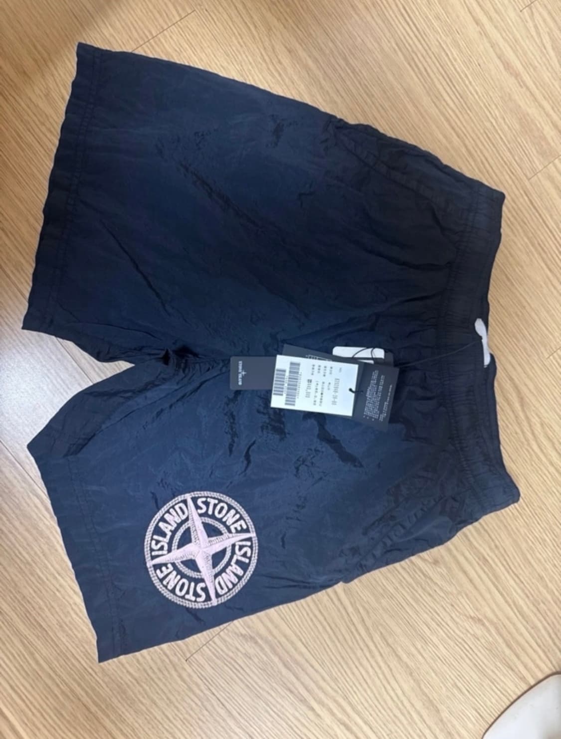 [새제품]스톤아일랜드 나일론 메탈 자수 반바지(네이비 28인치) 상품이미지3