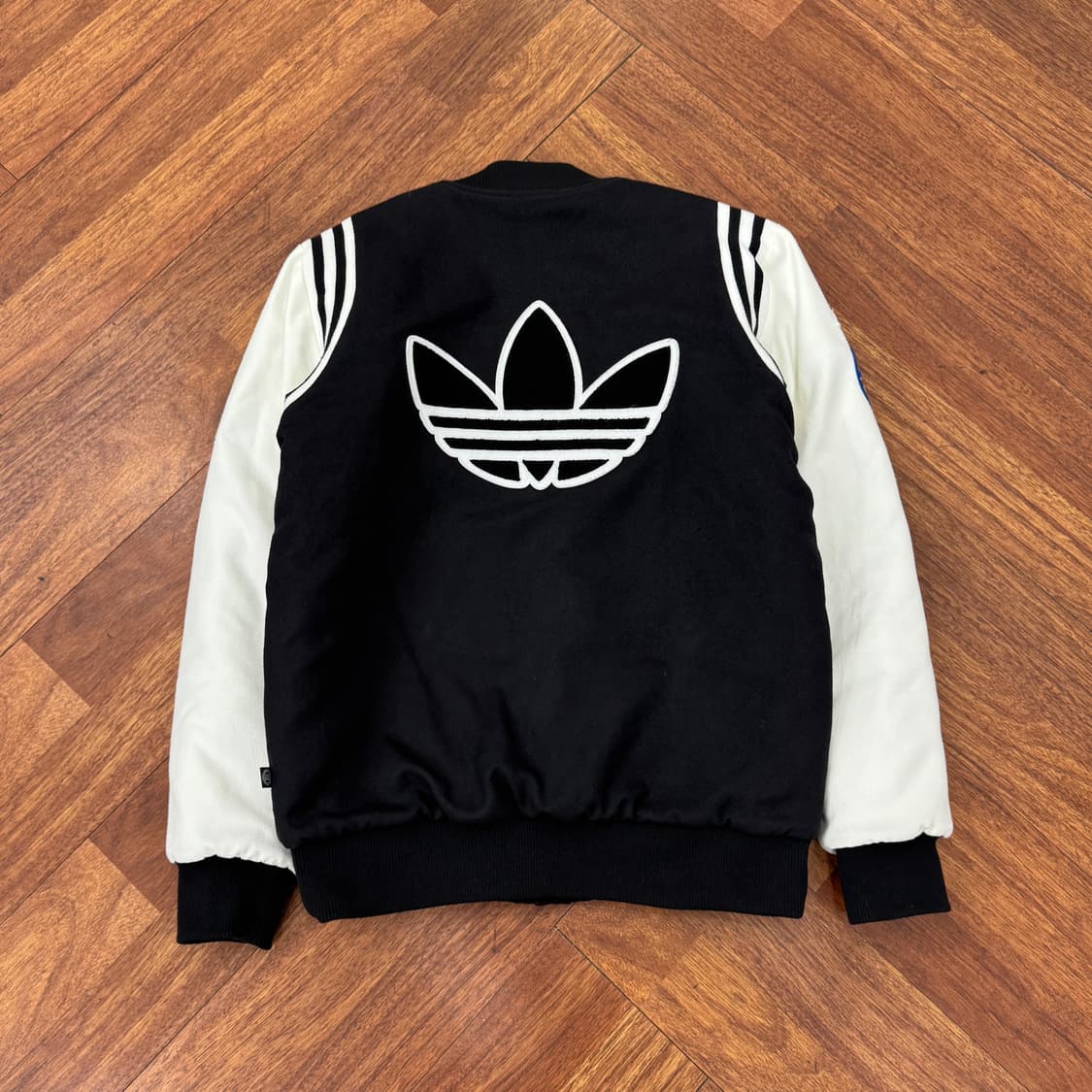 100 아디다스 패치 스타디움 바시티 자켓  상품이미지2