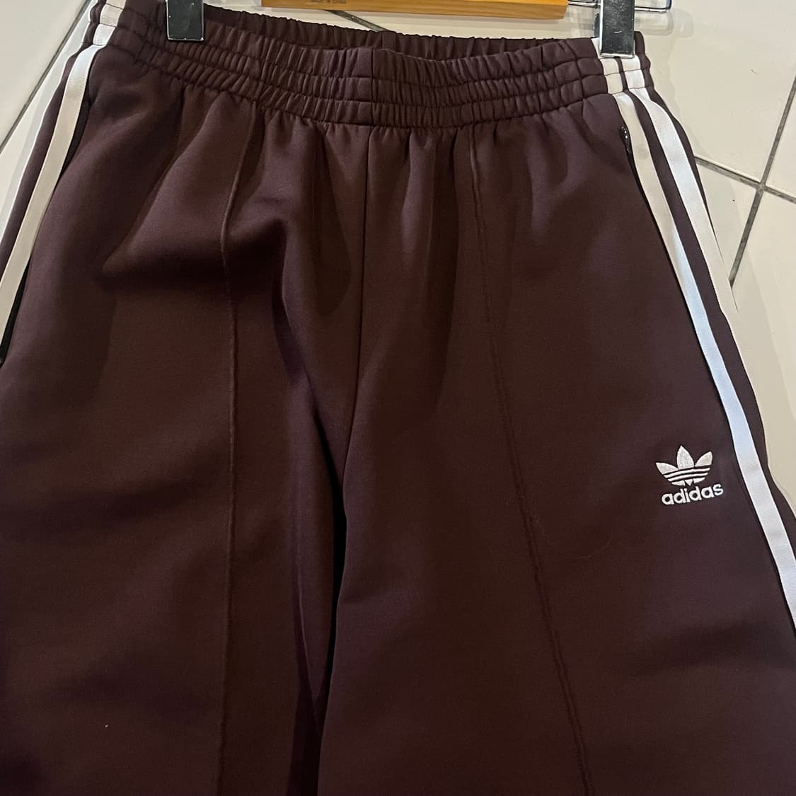 여성용 아디다스 클래식 와이드 레그팬츠 브라운 상품이미지2