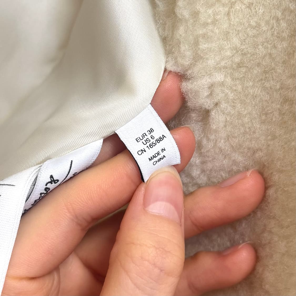 [새상품] 앤아더스토리즈 양털 코트 38 상품이미지4