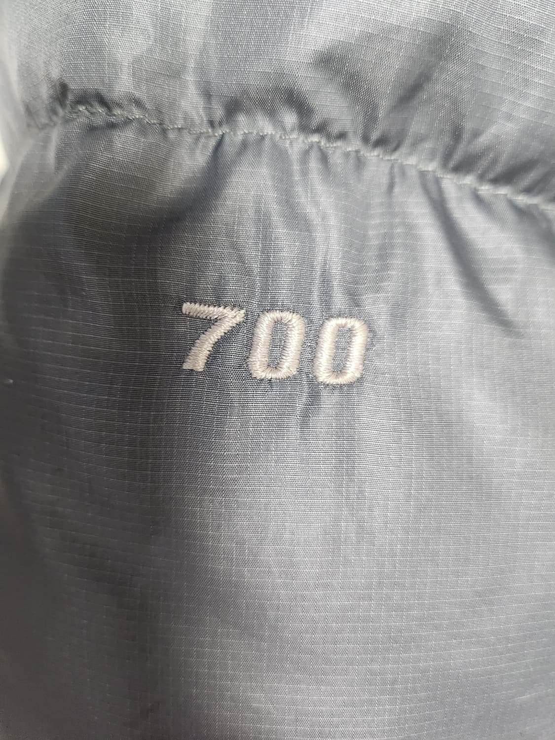 (105) 노스페이스 1996 눕시 700 패딩 그레이 회검 상품이미지4