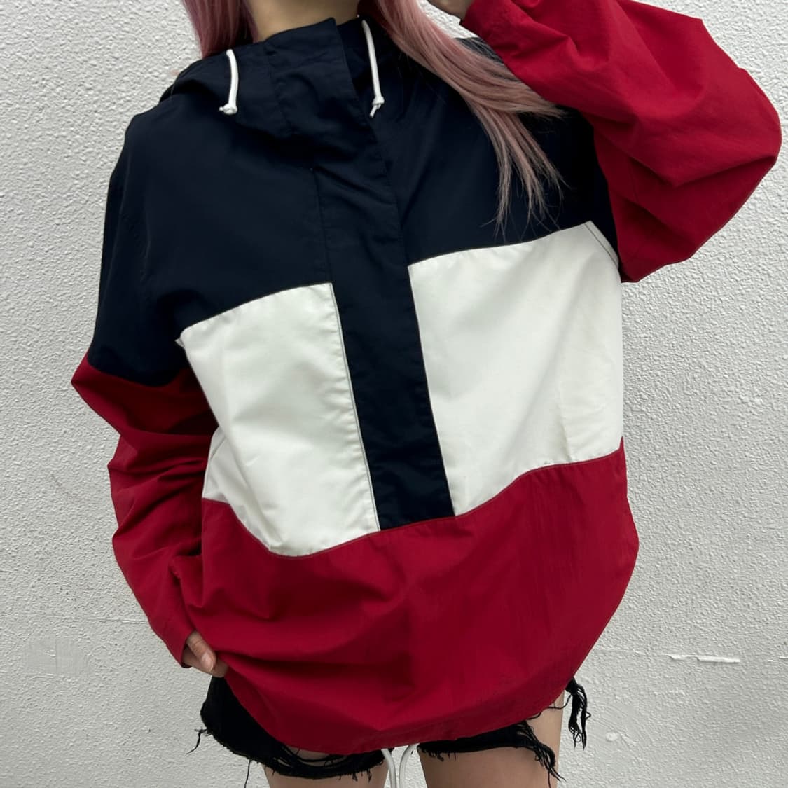 리바이스 네이비 배색 레드 후드 바람막이 상품이미지1