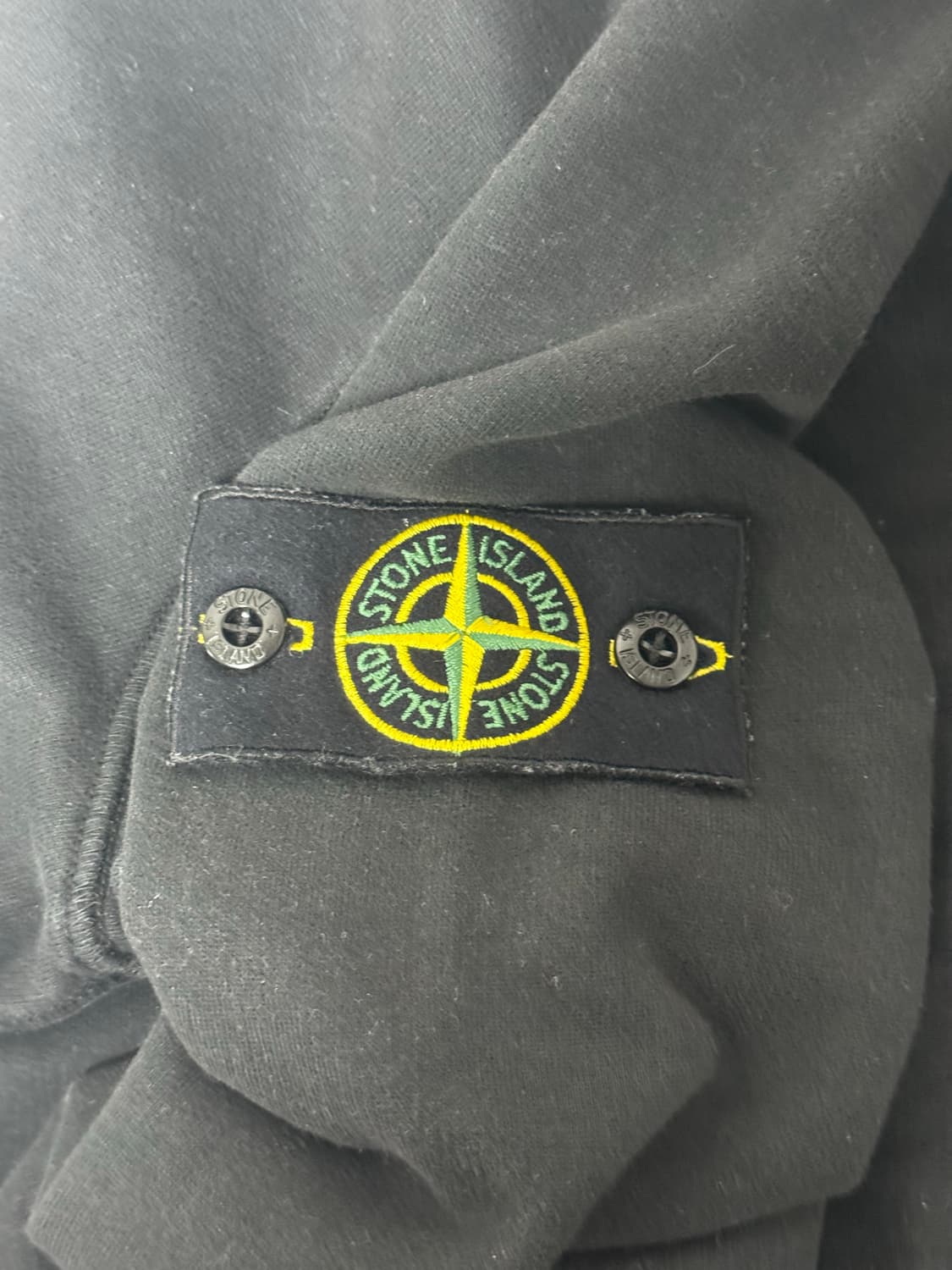 22FW 스톤아일랜드 맨투맨 블랙 M 백화점판 상품이미지3