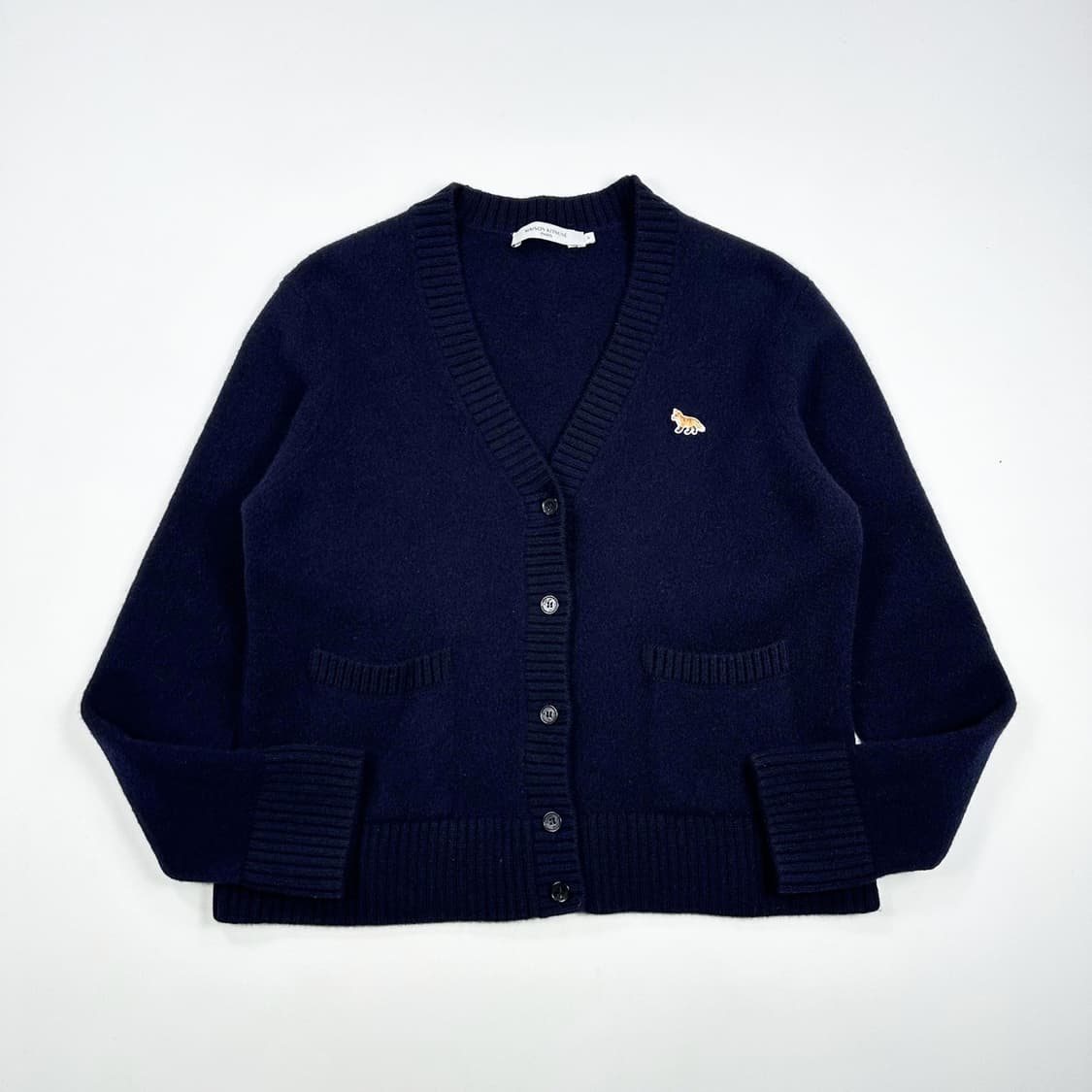 메종키츠네 베이비 폭스 네이비 니트 가디건 (M 여성추천) 상품이미지2
