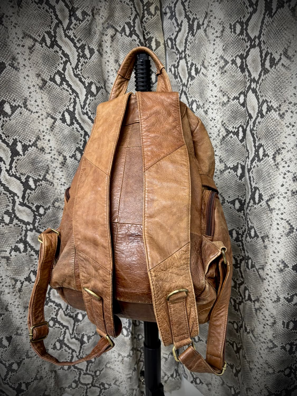 [UTILITY] Multi Pocket Buckle Leather Ba 상품이미지7