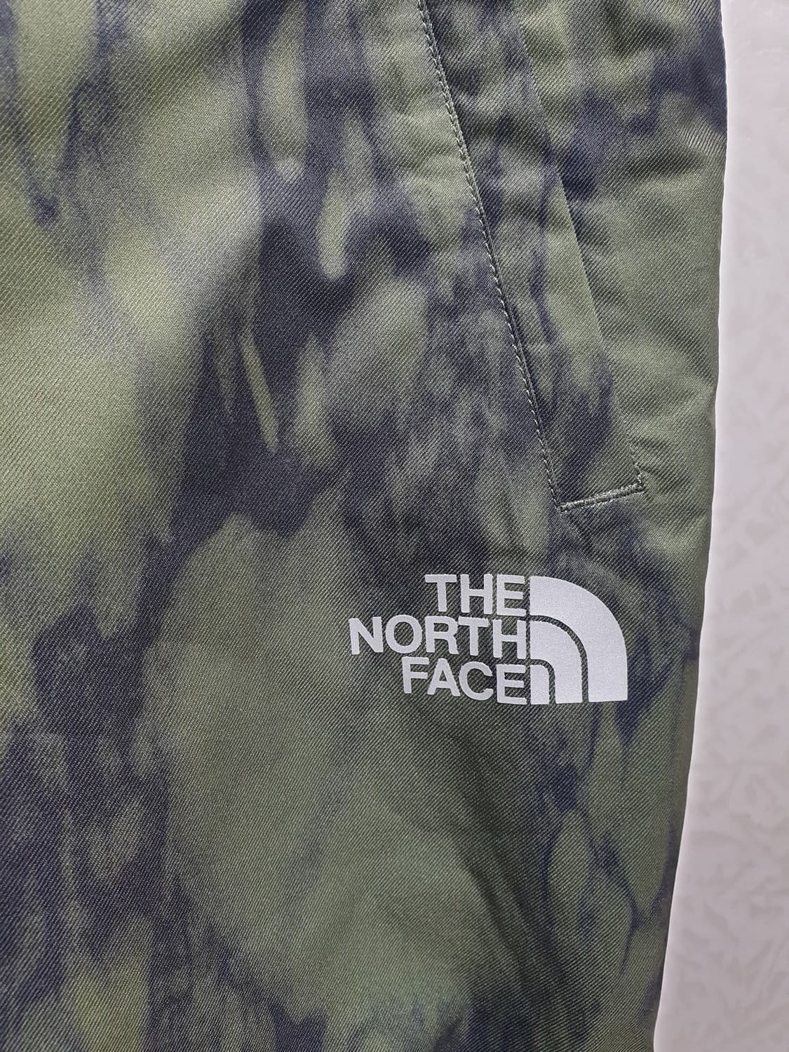 [새상품/여30] 노스페이스 카모 그래피티 스키복바지 상품이미지3